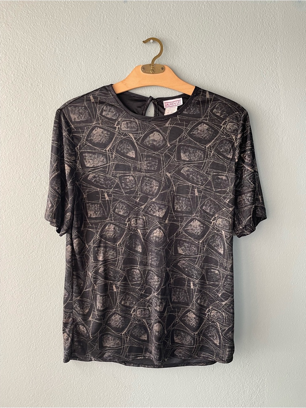 ♦️5/$15♦️ Lauren Lee | Vintage 80s 90s Black Abstract Soft Satin-y Tee Blouse